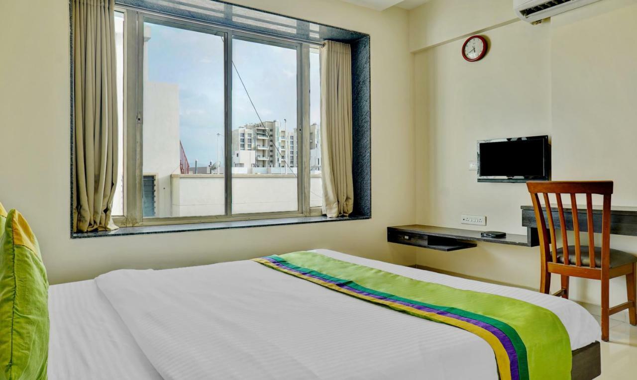 Treebo Bhagyashree Executive Otel Mundhva Dış mekan fotoğraf